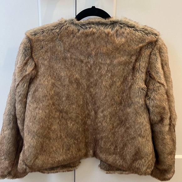 Faux Fur Jacket. Worn once for an hour on my wedding day. Size Small / XS - Picture 3 of 7